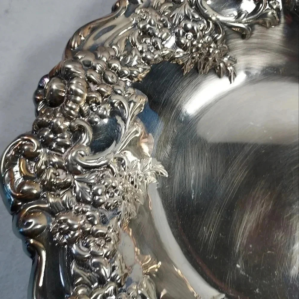 Oneida USA Round Silver Plate - Picture 5 of 7